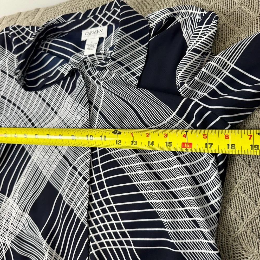 Carmen Marc Valvo Navy and White Button Down Abstract Blouse Uneven Hem ~ Small - Picture 11 of 11